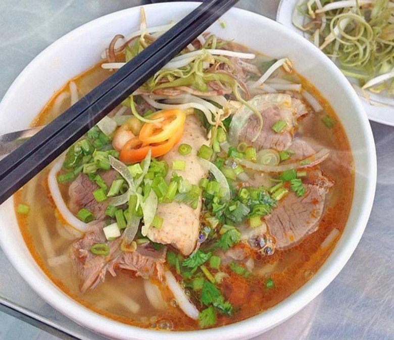 Mẹo nấu bún bò Huế nhanh: Bí quyết cho bữa ăn gia đình ngon miệng