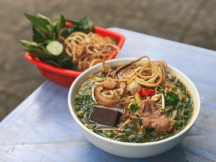 Khái niệm Bun bo Hue calories trong một tô bún bò thực tế