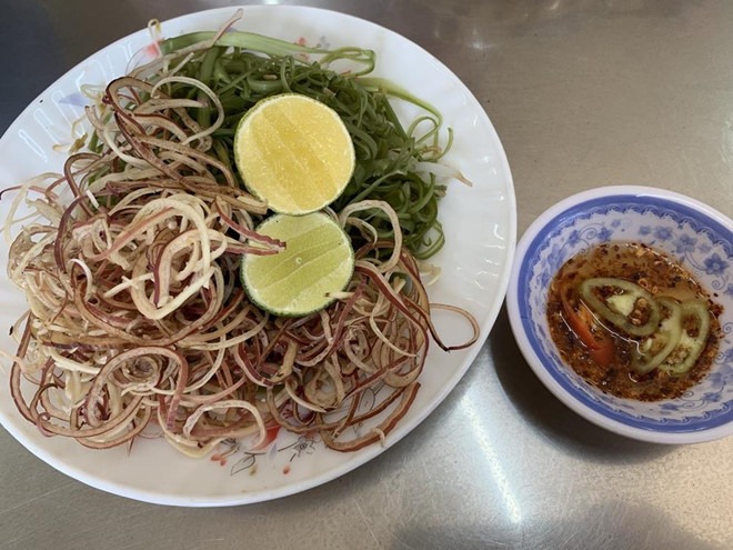 Người Sài Gòn đắm say bún bò Huế: Hương vị gần 40 năm từ quán bún kiểu Hoa ở quận 3