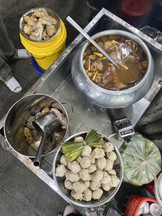 Bún Bò Huế: Hành Trình Từ Món Ăn Dân Gian Đến Di Sản Ẩm Thực Quốc Gia