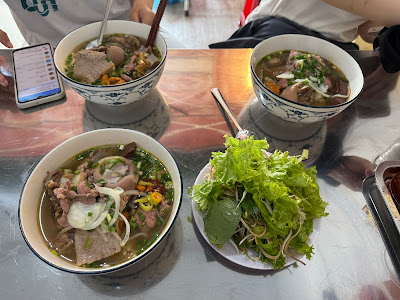 Quán bún bò Huế ngon cần có những dấu hiệu gì?
