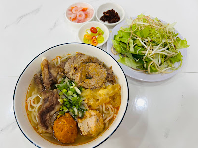 Làm sao để chọn quán bún bò Huế sợi to ngon và sạch?