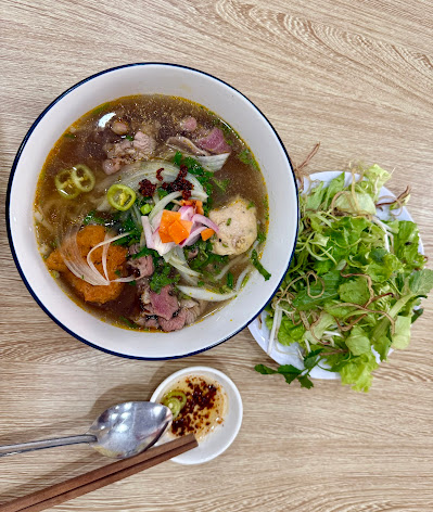 Bún bò Huế ăn sáng: Món ngon chuẩn vị cho ngày mới
