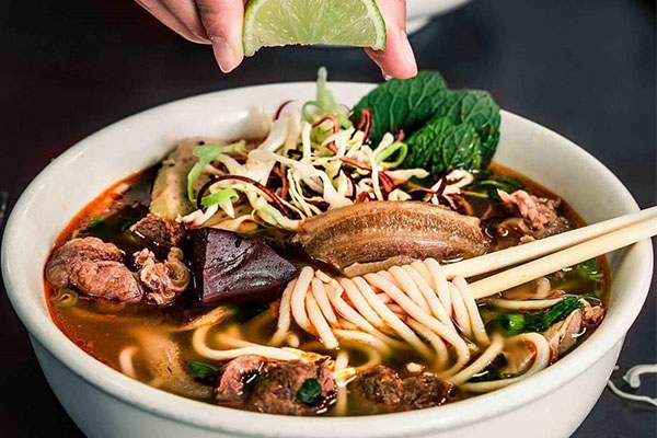 Tại sao bạn cần tham gia Bún Bò Huế Food Tour?