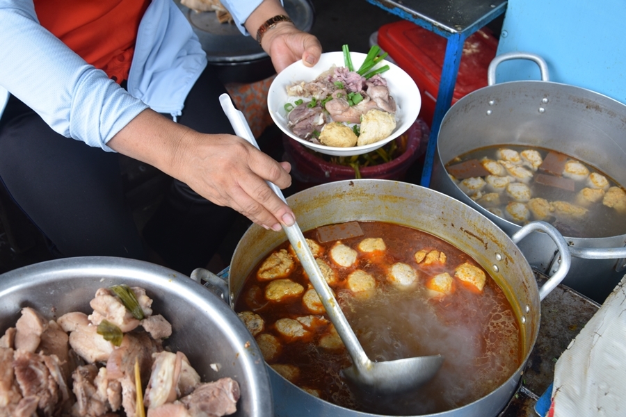 Hỏi đáp về món bún bò Huế