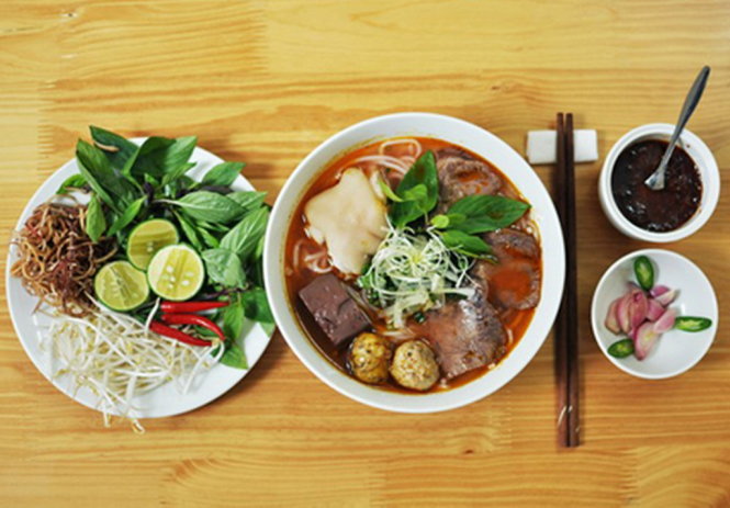 Cách nấu bún bò Huế chuẩn vị ngon tại nhà