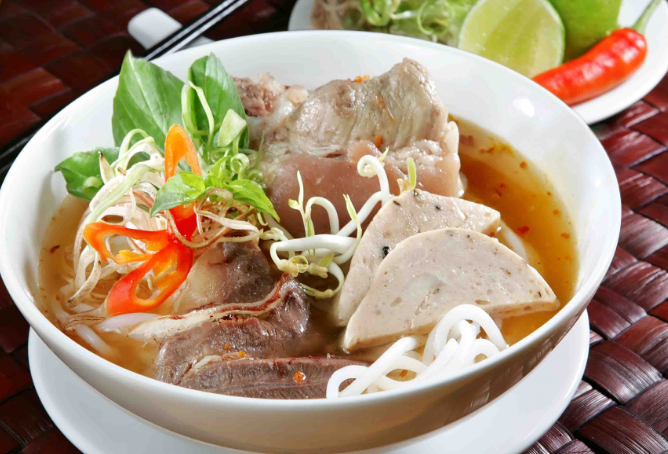 Vì sao bún bò Huế được xem là tinh hoa ẩm thực Việt