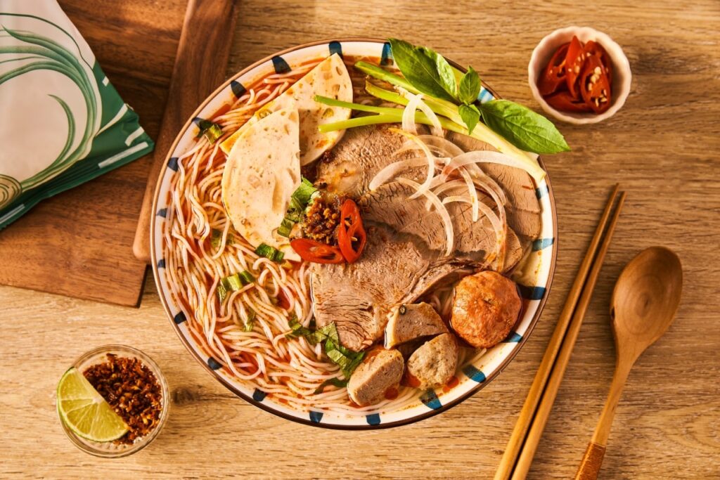 Vietnamese spicy beef noodle soup history: Nguồn gốc bún bò Huế
