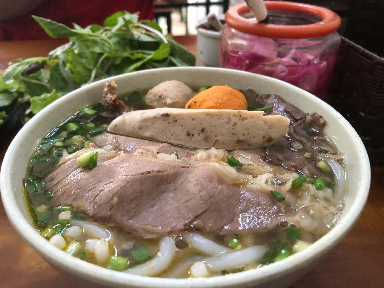 Cách chọn sợi bún bò Huế ngon để tô bún tròn vị